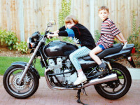 Kim and Martin riding the CB750F2